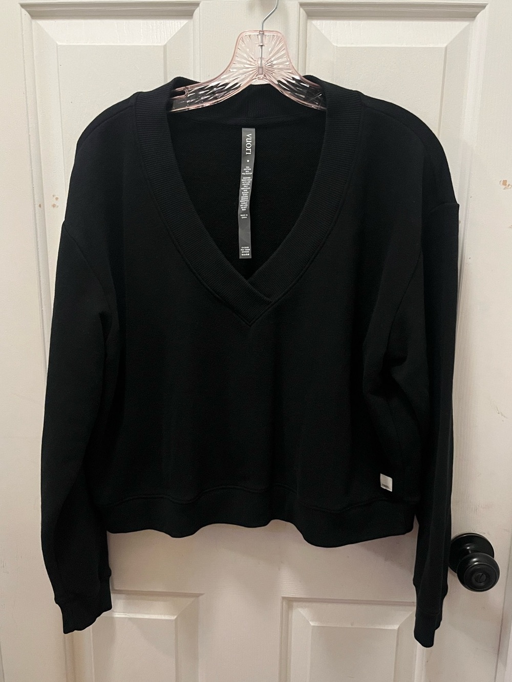 💞 EUC Vuori Sedona V-Neck Cropped Sweatshirt - Black - Sz Medium
